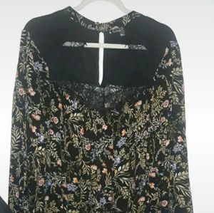 Pretty Floral & Lace Blouse